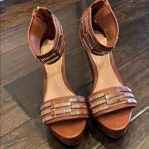 Gianni Bini brown wedge
